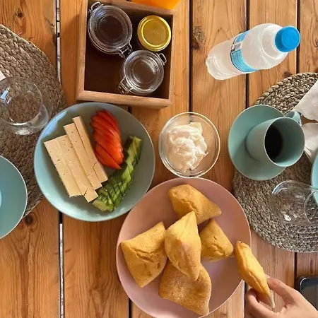 Elpis Penzion Himarë