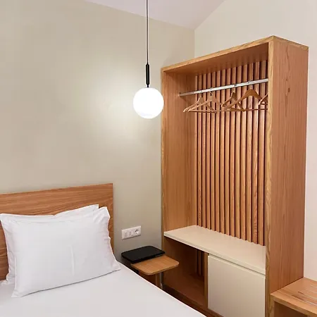 Elpis Guest house Himare