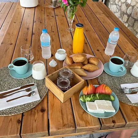 Elpis Guest house