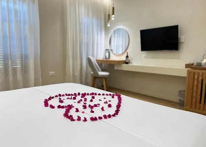 Guest house Elpis Himare