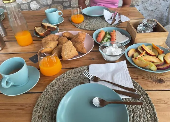 Guest house Elpis Himare
