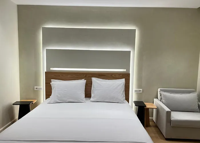Guest house Elpis Himare